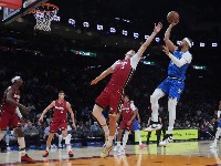 Loše veče za Srbe u NBA: Jović nevidljiv, prekinut pobednički niz Rajakovića (VIDEO)