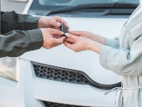 Najpoznatiji automehaničar kaže da je ovo najbolji JEFTIN AUTO: "Malo troši, a savršen je"