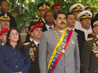 Fotografija Madura sa lisicama kruži mrežama (FOTO)