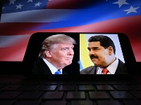 TRAMP PUSTIO TAJNO ORUŽJE: Madurovi vojnici padali kao pokošeni - krvarili, povraćali i nisu mogli da ustanu