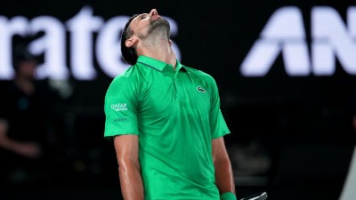 DRAMA Novak povraćao na meču protiv Sinera!