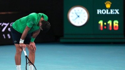 Đoković zatražio medicinski tajm-aut i uopšte ne deluje dobro!