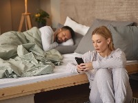 Privatni detektiv otkriva TRIK OD 30 SEKUNDI uz pomoć kojeg možete saznati DA LI VAS PARTNER VARA