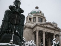Građani prihvatili poziv studenata: Došli na grudvanje kod Skupštine (VIDEO)