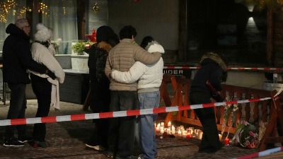 Vratio se u vatru i spasao devojku: Herojski potez mladog fudbalera