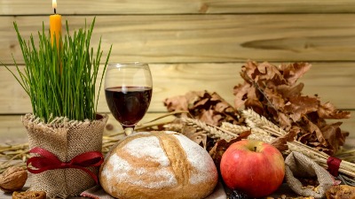 Danas je BOŽIĆ, a ovo su NAJVAŽNIJI OBIČAJI: Dve stvari NIPOŠTO ne treba raditi, a evo šta donosi SREĆU I FINANSIJSKO IZOBILJE