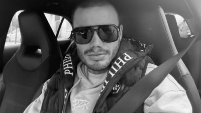 UMRO poznati frizer u 43. godini: Preminuo na Badnji dan, poznati se opraštaju od njega