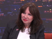 SKANDAL! Voditeljka vređala kolege misleći da joj je mikrofon isključen: "On je najgluplji, sociopata i debil"