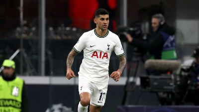 BURA U TOTENHEMU Kapiten udario na upravu!