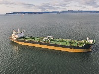 Brod bez posade i ikakve kontrole prošao ispod mostova, reakcija izostala