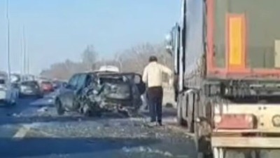 TROJE DECE U BOLNICI, MEĐU NJIMA I BEBA: Kombi se zakucao u auto (VIDEO)