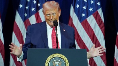 Trampov žestok udar: CARINE OD 500 ODSTO za sve koji kupuju rusku naftu i gas