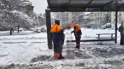 Za nevericu: Direktorka Beograd puta ima platu od 272.000 dinara, a grad pod snegom