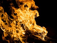 Požar na vratima katoličke crkve u NS: Sumnja se da je podmetnut