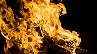 Požar na vratima katoličke crkve u NS: Sumnja se da je podmetnut