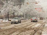 Srbija pretvorena u klizalište, UPOZORENJE ZA VOZAČE: Ovo je NAJVEĆA GREŠKA kad auto PROKLIZA - ne smete to raditi 
