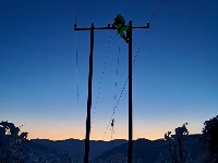 HAOS KOD VALJEVA! Bandera pala ljudima u dvorište (FOTO)