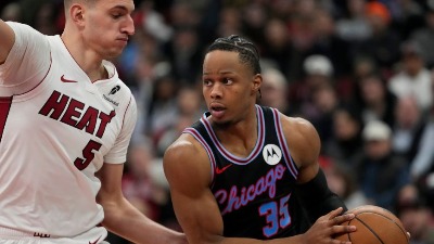 Oslabljeni Čikago iznenadio Majami, Jović će ovaj meč želeti da zaboravi (VIDEO)