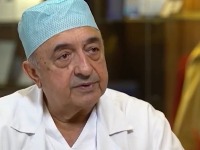 Čuveni kardiohirurg otkriva: "Kada ne biste radili 3 stvari koje ja ne radim, 90% operacija srca bi se moglo izbeći"