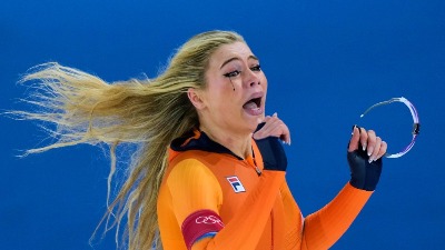 Najlepša sportistkinja raskopčala odelo i najavila odlazak u penziju: Šok na ZOI (VIDEO)