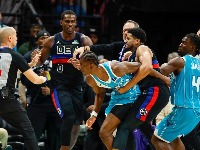 Nasilno veče u NBA: Dve tuče, na teren uletela i policija! (FOTO)