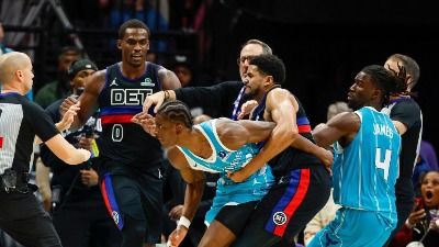 Nasilno veče u NBA: Dve tuče, na teren uletela i policija! (FOTO)