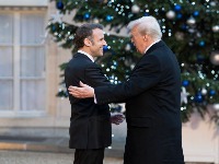 Tramp ismevao Makrona: "Njegova žena se prema njemu veoma loše ponaša, jedva se oporavio od udarca koji je dobio u vilicu"