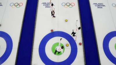 Rivali dva puta optužili člana karling tima Kanade da VARA (VIDEO)