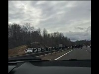 Sprečena ŽESTOKA TUČA navijača na auto-putu (VIDEO)