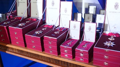 Nekad kandidatkinja za poslanicu SNS - sad dobila orden: Vučić odlikovao i Anu Bekutu