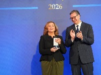 Bekuta nije jedina: Vučić odlikovao još dvoje estradnih umetnika