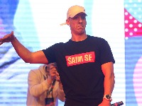 Zapaljen automobil Bake Praseta (VIDEO)