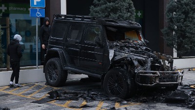 Određen pritvor osumnjičenom za paljenje auta Baki Prasetu