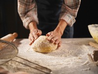 Bez mešanja i muke: Starinski hleb iz šerpe koji je zaludeo domaćice