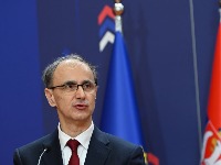 Za lečenje kod Đura Macuta treba vam minimum 25.000 dinara: Premijer ima pet poslova, evo koliko zarađuje