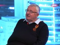 Šešelj traži donošenje zakona: Ministar prosvete da smenjuje direktore škola i dekane fakulteta (VIDEO)