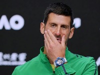 Grčki pevač prekinuo nastup u Beogradu zbog Novaka Đokovića: Mrežama kruži snimak kako pevaju hit Sinana Sakića