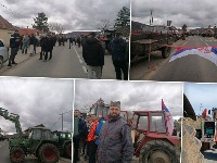 Protest poljoprivrednika: Blokirali put Niš - Priština na PET SATI (FOTO)