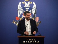 Šapićevi roditelji nelegalno gradili na Kosmaju: Bez građevinskih dozvola izgradili bazen, teren za basket, dve nadstrešnice i dogradili tri kuće