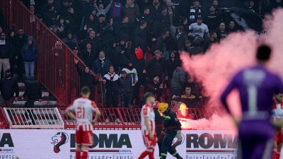 Grobari napravili haos zbog transparenta iznad južne tribine (VIDEO)
