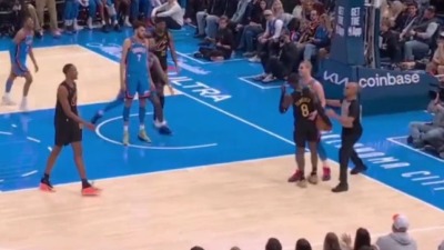 Šruder hteo da se bije sa Topićem, pa se zaustavio (VIDEO)