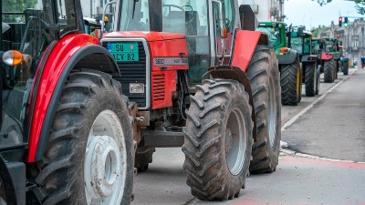 "Razgovor sa predstavnikom ministarstva samo zamazivanje očiju“: Poljoprivrednici nastavljaju blokade širom Srbije