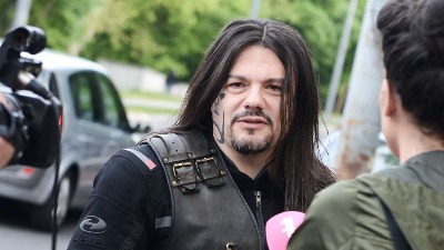 "Šišao me je i tukao, mamu je terao da se drogira": Stravične optužbe ćerke Ace Amadeusa 