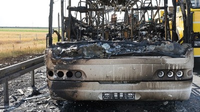 Drama kod Tekeriša: Autobus u potpunosti izgoreo (FOTO)