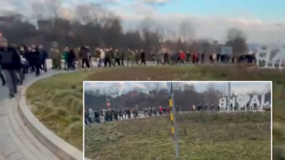 Radnici na ulici, mašine stoje: Štrajk u fabrici u KG (VIDEO)