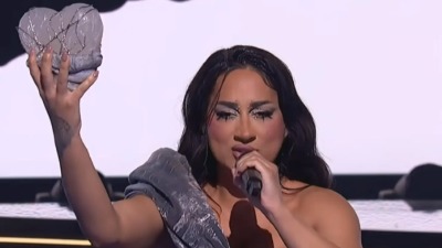 Zejna zapalila scenu sa "Jugoslavijom", a onda ZAPLAKALA u studiju (FOTO)