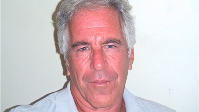 Objavljen dosad neviđeni snimak iz zatvora: Trenutak kada je pronađeno telo Džefrija Epstina (VIDEO)