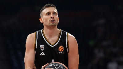 Dubai slavio posle drame: Olimpijakos pao u produžetku