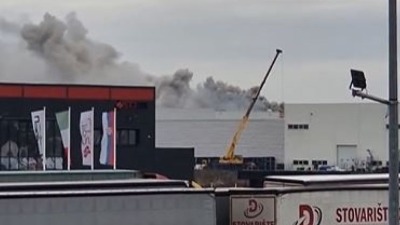 Pijani Kinez izazvao požar u fabrici u Šapcu (VIDEO)