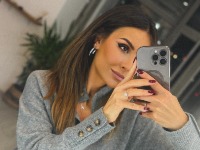 TRIK Dragane Mićalović za BRŽI RAST KOSE oduševio žene: Recept za prirodni losion koji ne masti kosu i ne ispira se (FOTO) 